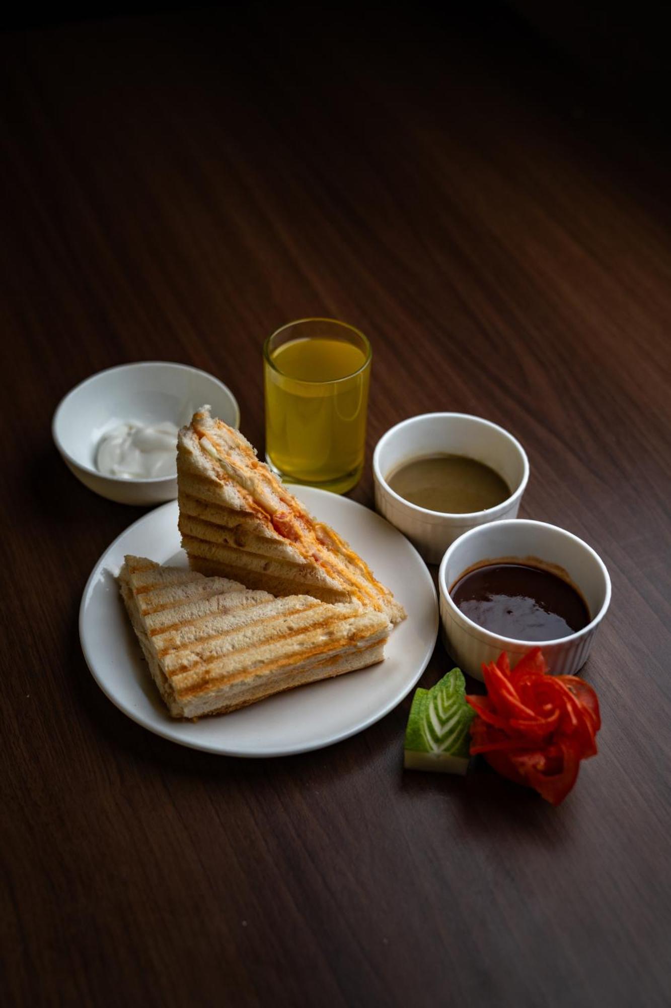 Muscatel Fairmont - 100 Mts From Mall Road 다르질링 외부 사진